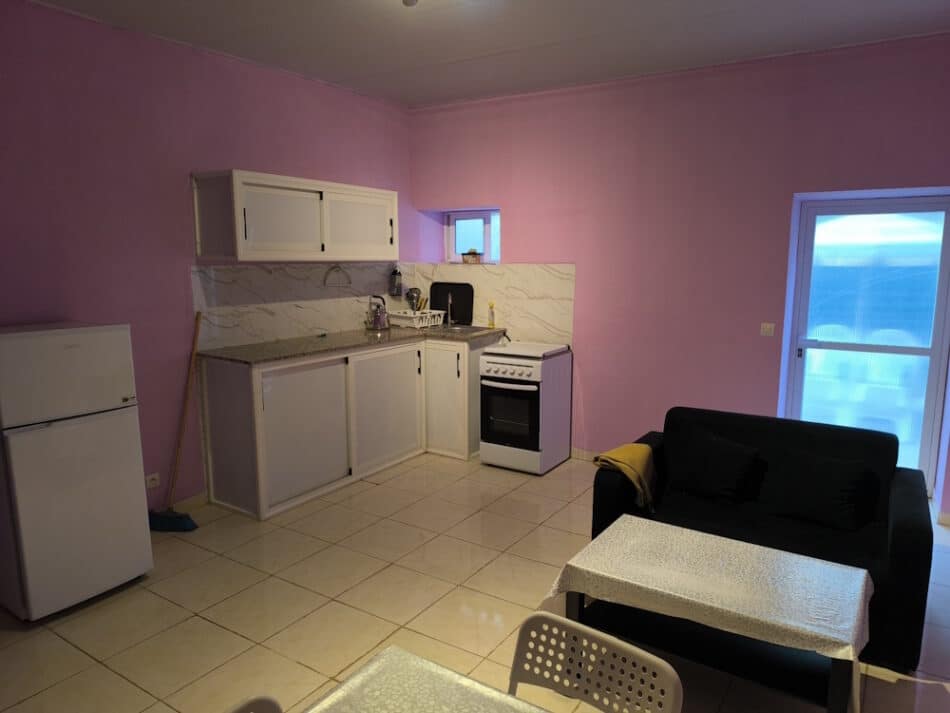 Tulip Lounge and kitchenette